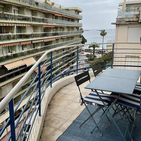 F2 50 M De La Mer Antibes Exterior foto